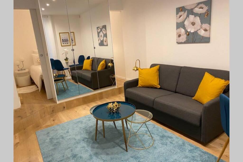 Stylist And Cosy Appartement In Montparnasse Paris Bagian luar foto